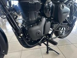 2025 Royal Enfield Classic 350 Dark