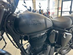 2025 Royal Enfield Classic 350 Dark
