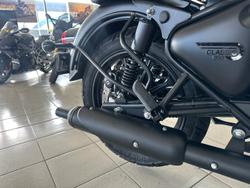 2025 Royal Enfield Classic 350 Dark