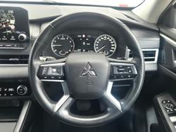 2022 Mitsubishi Outlander LS