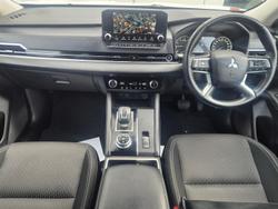 2022 Mitsubishi Outlander LS