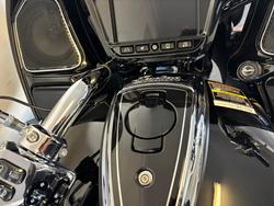 2025 Indian CHALLENGER LIMITED BLACK METALLIC
