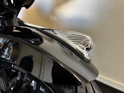 2025 Indian CHALLENGER LIMITED BLACK METALLIC
