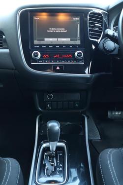2019 Mitsubishi Outlander ES