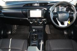 2022 Toyota Hilux SR