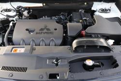 2020 Mitsubishi Outlander LS