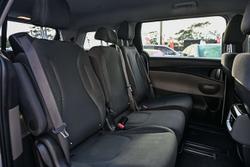 2024 Kia Carnival S