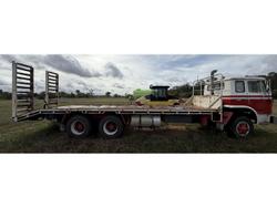 1989 International Acco 2250D
