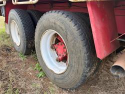 1989 International Acco 2250D