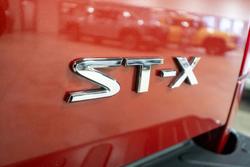 2012 Nissan Navara ST-X