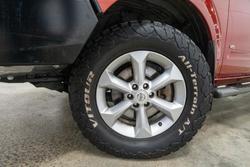 2012 Nissan Navara ST-X
