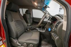 2012 Nissan Navara ST-X