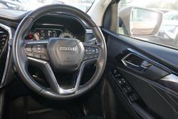 2022 Isuzu MU-X LS-T