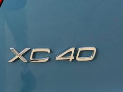 2023 Volvo XC40 Ultimate B5 Dark