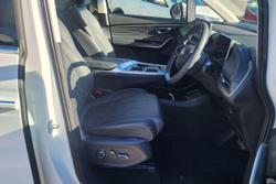 2024 LDV MIFA Luxe White
