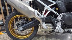 2026 BMW Motorrad F 900 GS LIGHT WHITE UNI/RACINGBLUE MET