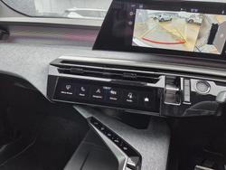2025 Peugeot 5008 GT Premium Hybrid