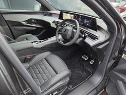 2025 Peugeot 5008 GT Premium Hybrid