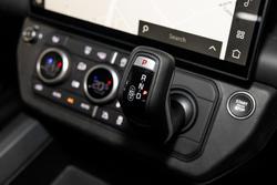 2025 Land Rover Defender 90 P425 X-Dynamic SE