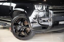 2025 Land Rover Defender 90 P425 X-Dynamic SE