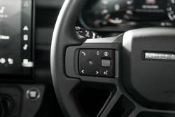 2025 Land Rover Defender 90 P425 X-Dynamic SE