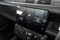 2025 Land Rover Defender 90 P425 X-Dynamic SE