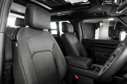 2025 Land Rover Defender 90 P425 X-Dynamic SE