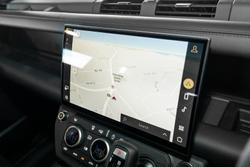 2025 Land Rover Defender 90 P425 X-Dynamic SE