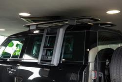 2025 Land Rover Defender 90 P425 X-Dynamic SE