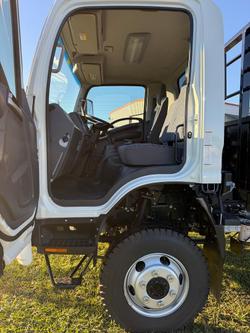 2025 Isuzu N Series NPS 75/45-155 White