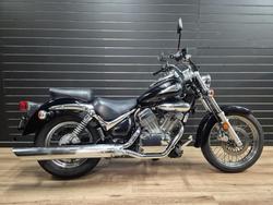 Suzuki VL250 (LC250 Intruder)