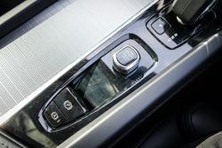 2022 Volvo XC60 Plus B5