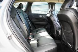 2022 Volvo XC60 Plus B5