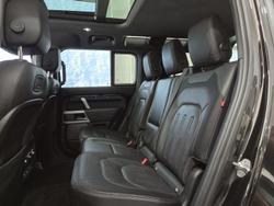 2021 Land Rover Defender 110 D300 X-Dynamic HSE
