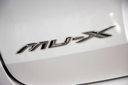 2022 Isuzu MU-X LS-M