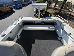 2026 QUINTREX 430 Fishabout Pro