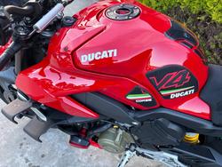 2020 DUCATI STREETFIGHTER V4 Red