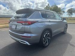 2022 Mitsubishi Outlander Exceed
