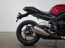 2014 Triumph STREET TRIPLE 660 Red