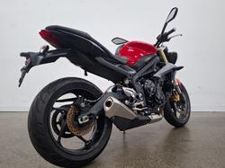 2014 Triumph STREET TRIPLE 660 Red
