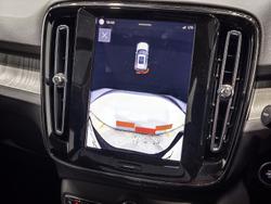 2025 Volvo XC40 Plus B4