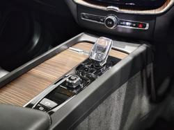 2023 Volvo XC60 Recharge Ultimate T8 Plug-In Hybrid