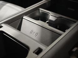 2025 Land Rover Defender 130 P400 X-Dynamic SE