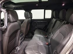 2025 Land Rover Defender 130 P400 X-Dynamic SE