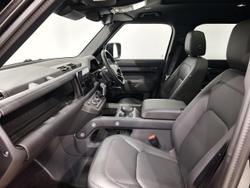 2025 Land Rover Defender 130 P400 X-Dynamic SE