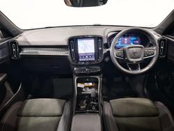 2025 Volvo XC40 Ultra B4 Dark