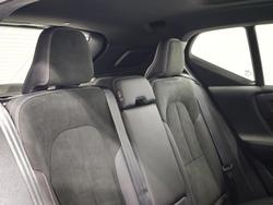 2025 Volvo XC40 Ultra B4 Dark