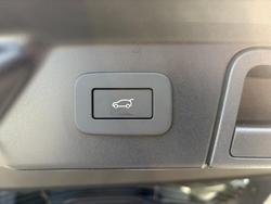 2025 Land Rover Range Rover Velar P250 Dynamic SE