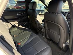 2025 Land Rover Range Rover Velar P250 Dynamic SE