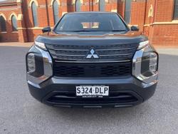 2024 Mitsubishi Outlander ES